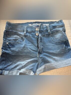 Wallflowers Jean shorts size 11